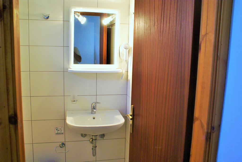 Grammatoula Aparthotel Nikiana Bilik gambar